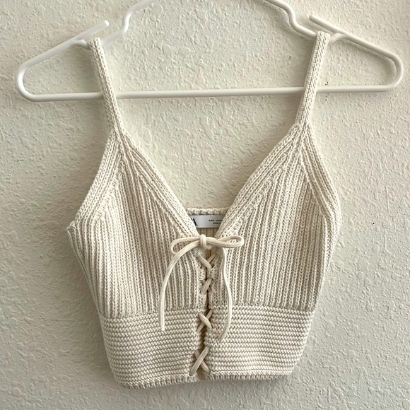 Tops - ZARA white knitted top women’s size small with adjustable tie front